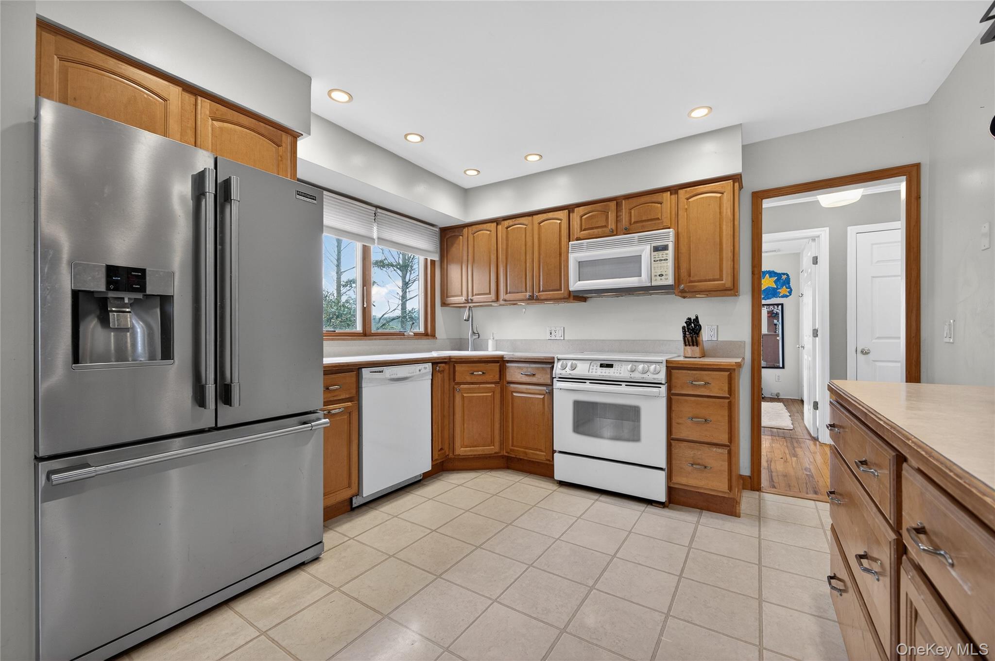 #12 photo, 20 Marlboro Drive, South Huntington , NY 11743