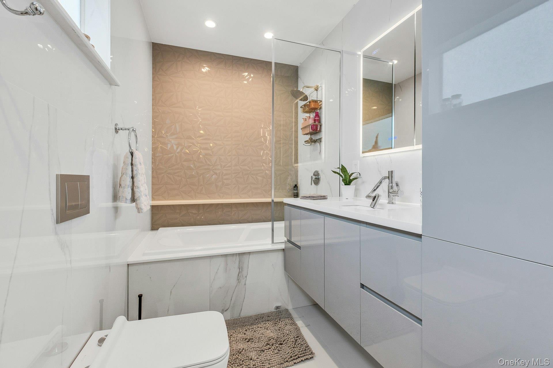 #14 photo, 21 Terrell Lane, Hicksville , NY 11801