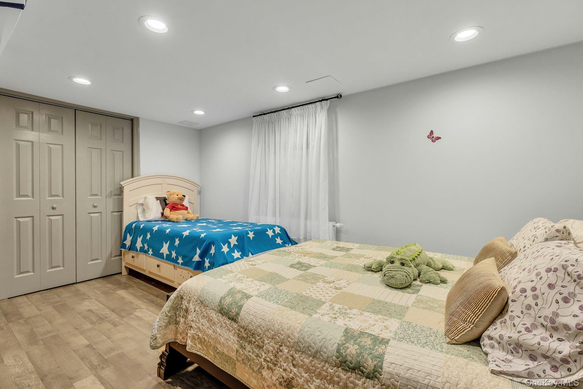 #16 photo, 21 Terrell Lane, Hicksville , NY 11801