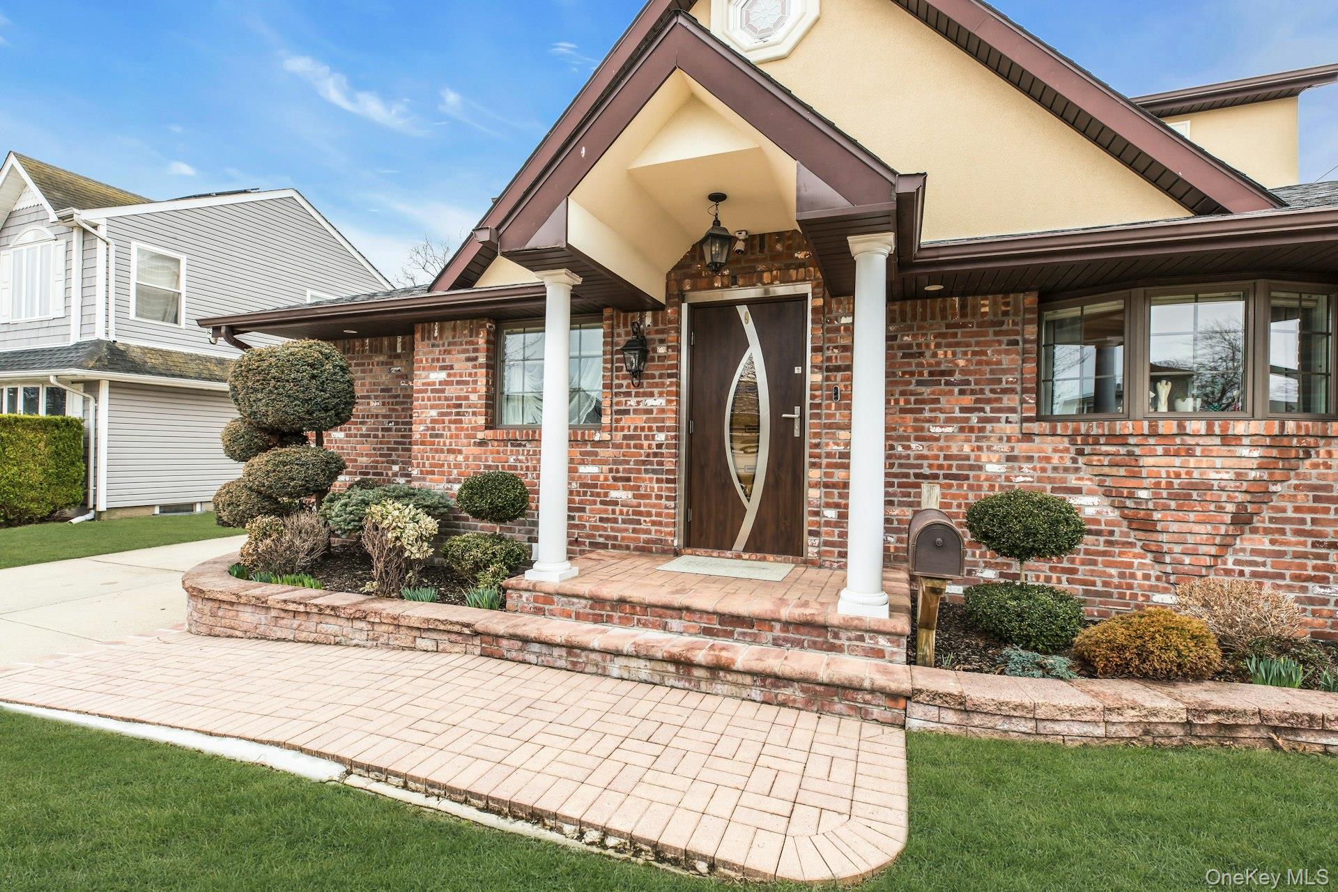 #2 photo, 21 Terrell Lane, Hicksville , NY 11801