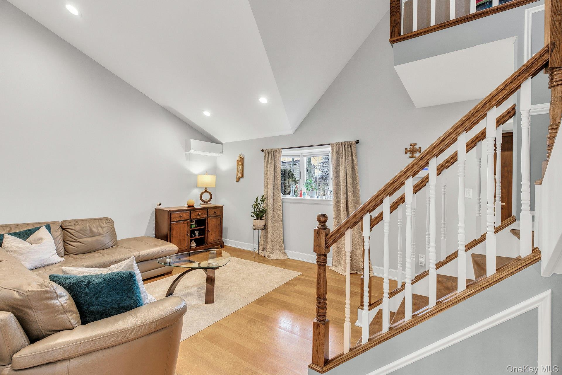 #4 photo, 21 Terrell Lane, Hicksville , NY 11801