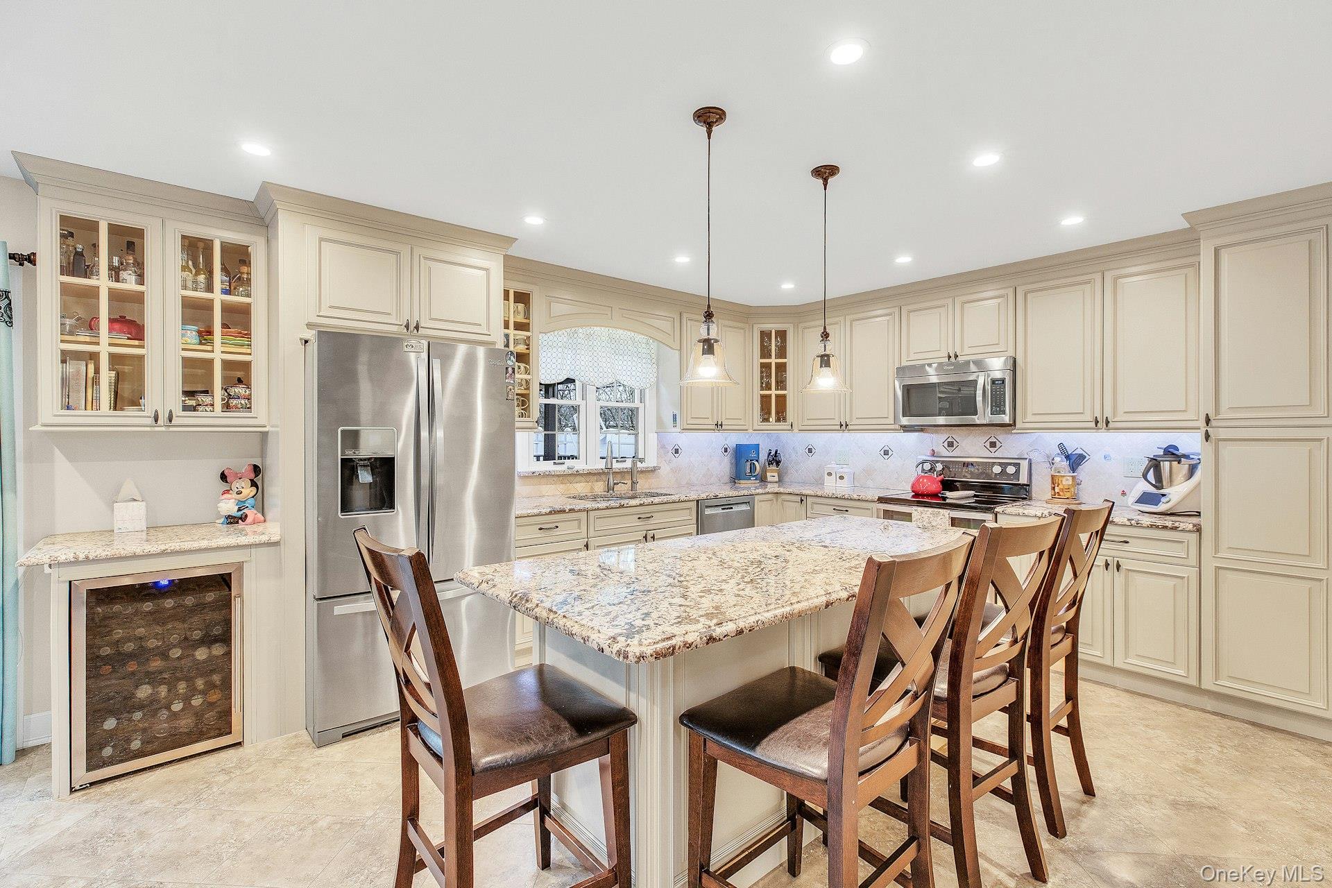 #5 photo, 21 Terrell Lane, Hicksville , NY 11801