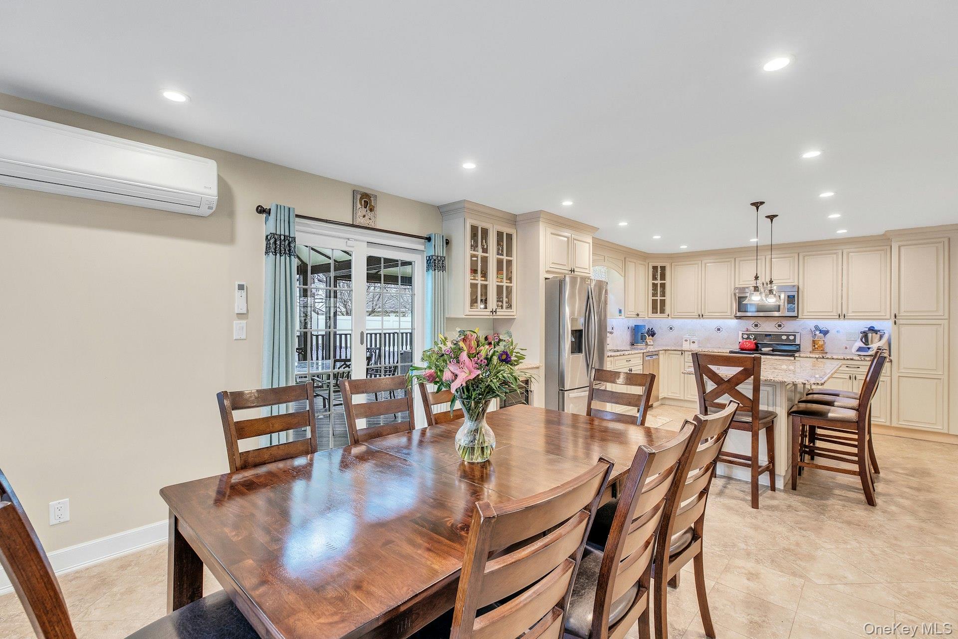 #6 photo, 21 Terrell Lane, Hicksville , NY 11801