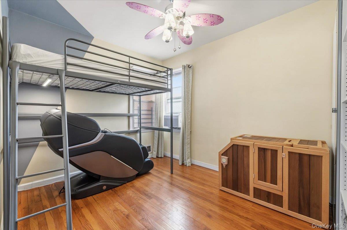 #11 photo, 196 William Street, Williston Park , NY 11596