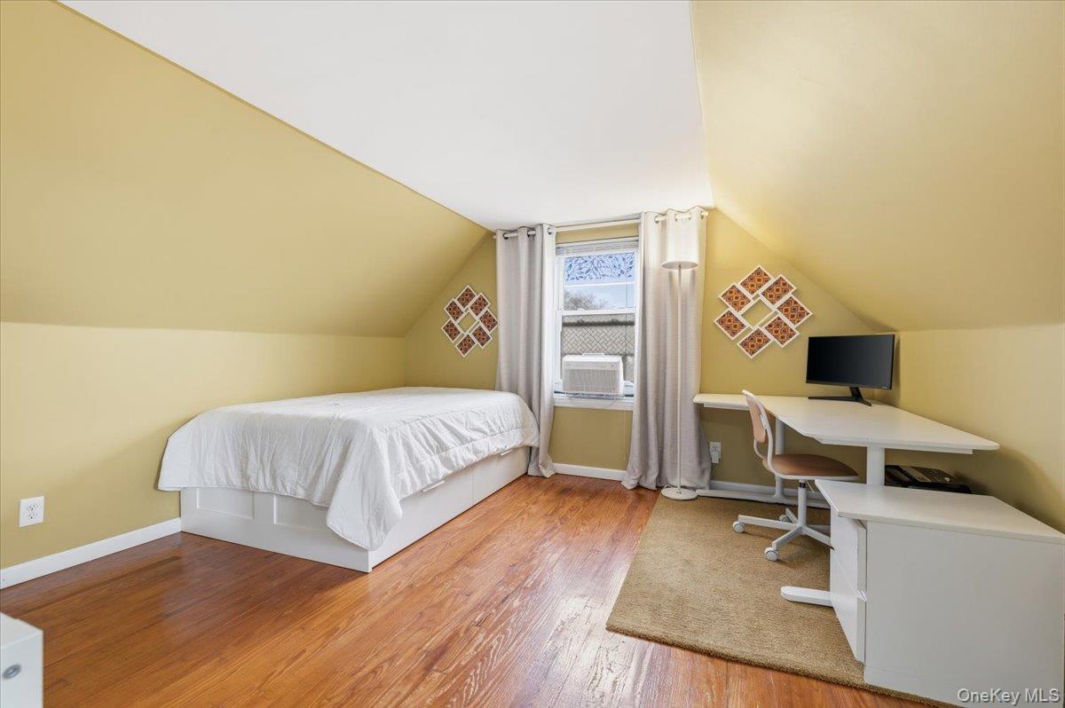 #13 photo, 196 William Street, Williston Park , NY 11596