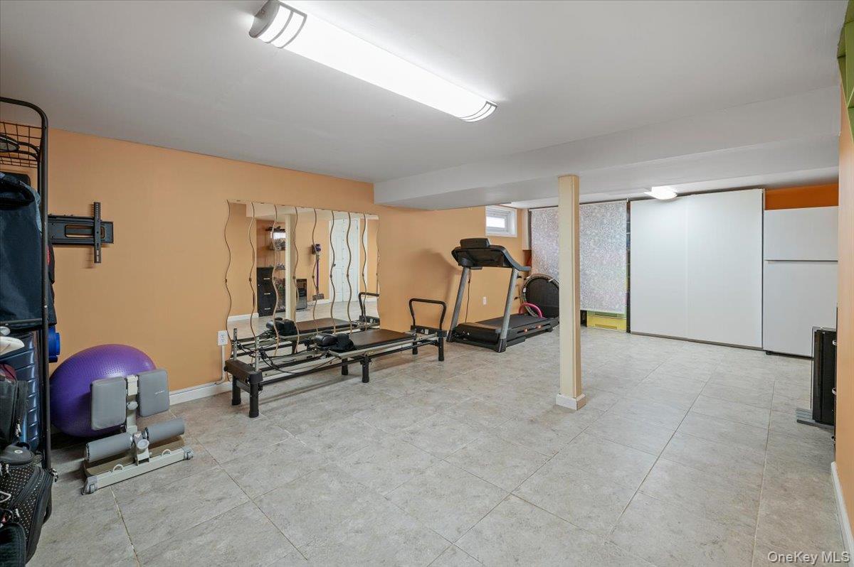 #16 photo, 196 William Street, Williston Park , NY 11596