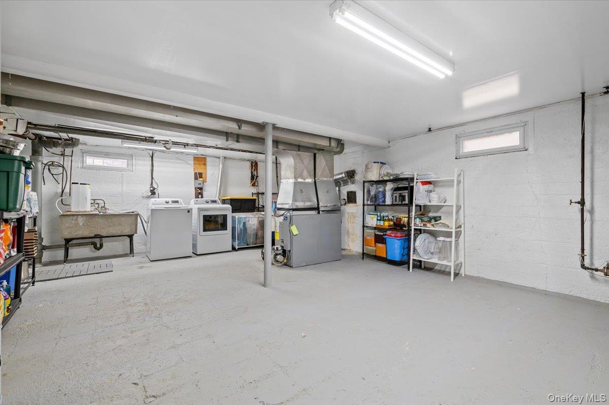 #17 photo, 196 William Street, Williston Park , NY 11596