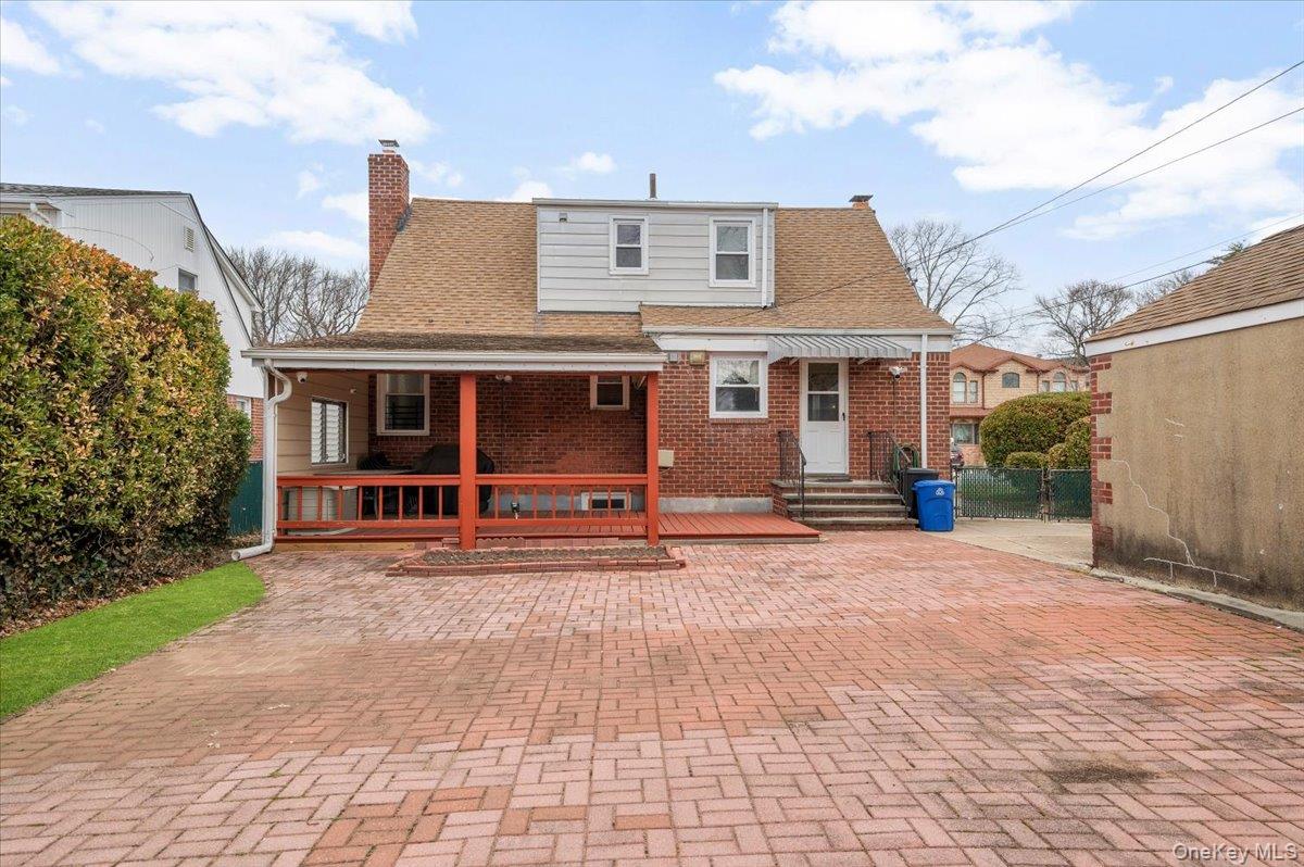 #18 photo, 196 William Street, Williston Park , NY 11596