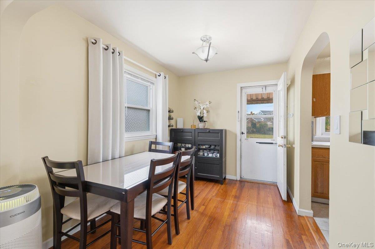 #4 photo, 196 William Street, Williston Park , NY 11596