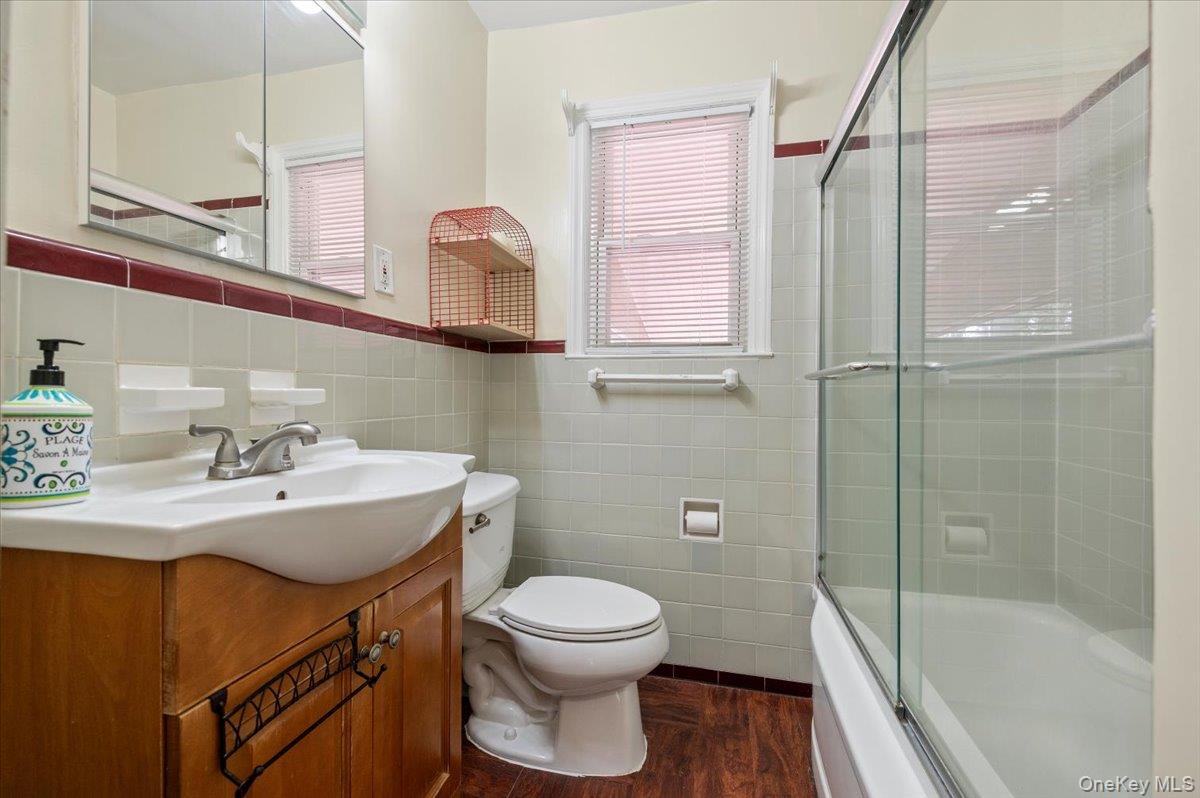 #9 photo, 196 William Street, Williston Park , NY 11596