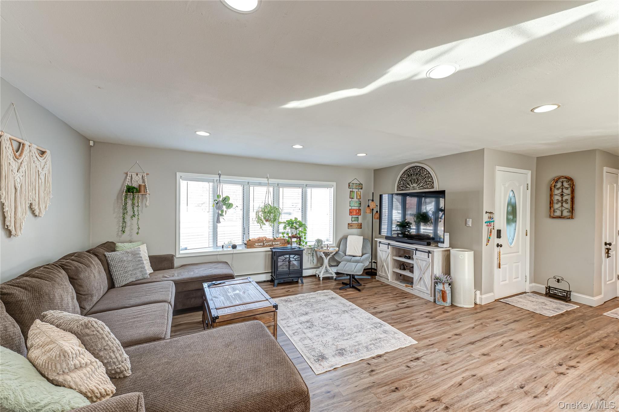 #11 photo, 178 Spur Drive, Bay Shore , NY 11706