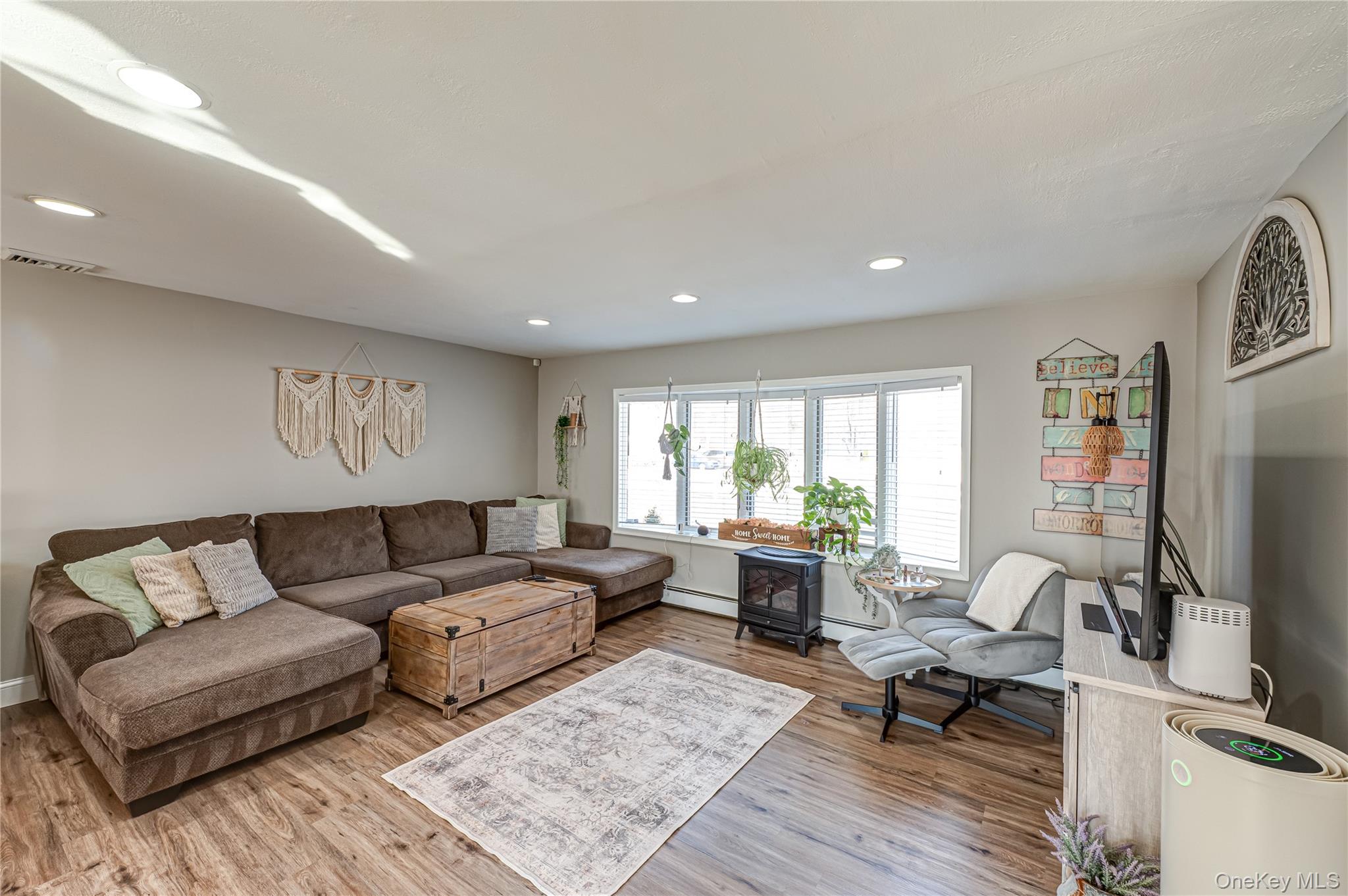 #12 photo, 178 Spur Drive, Bay Shore , NY 11706