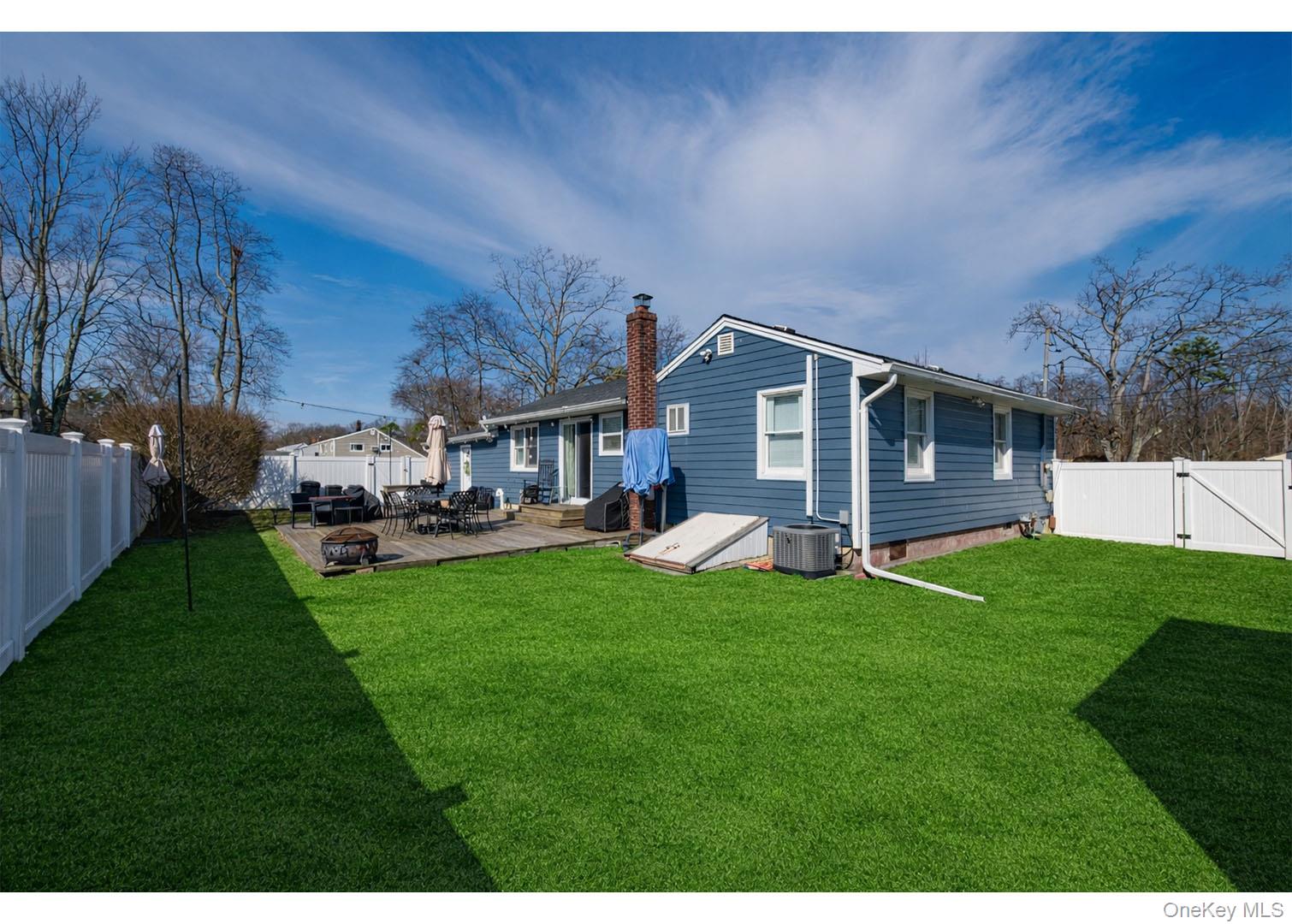 #4 photo, 178 Spur Drive, Bay Shore , NY 11706