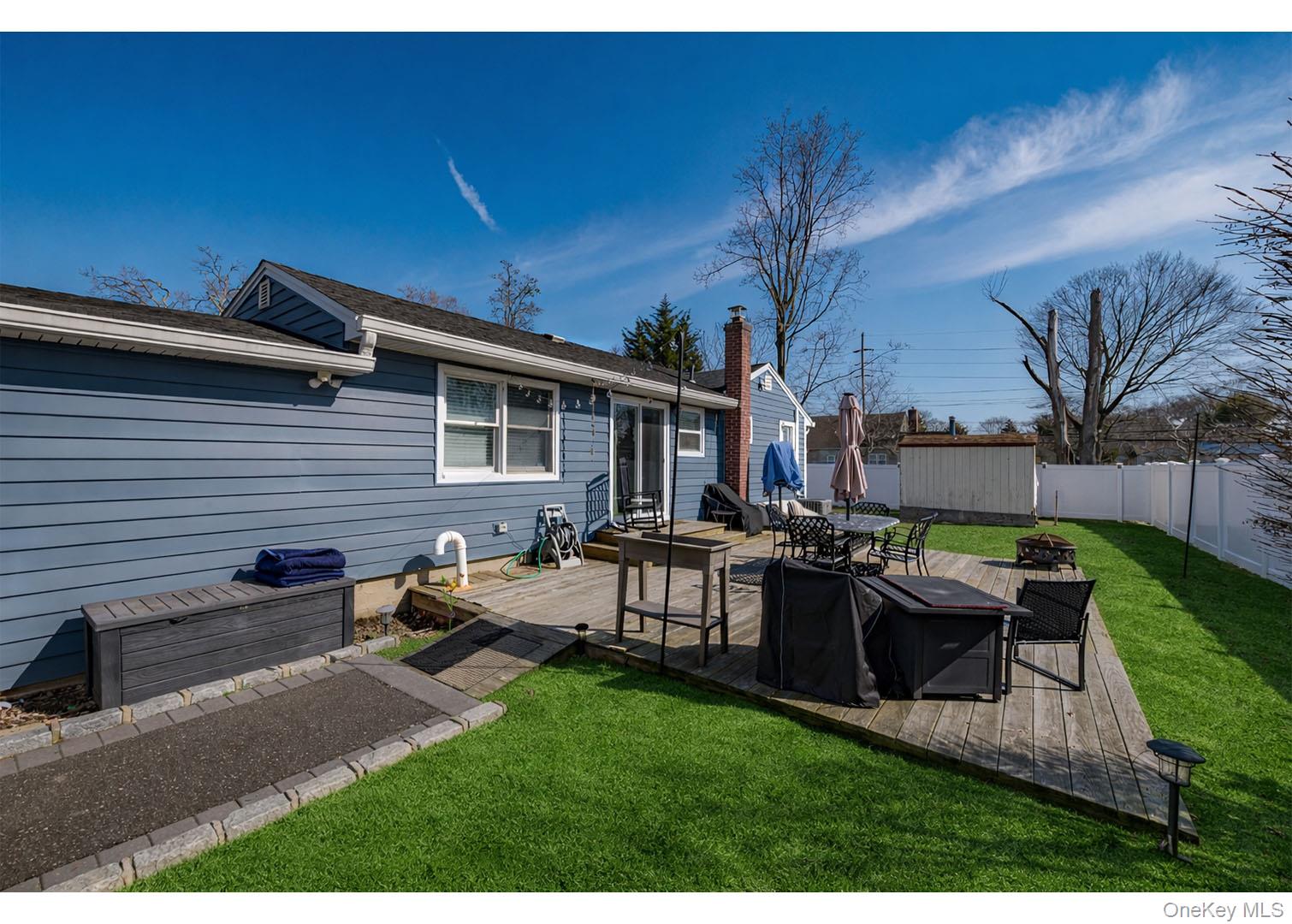 #6 photo, 178 Spur Drive, Bay Shore , NY 11706