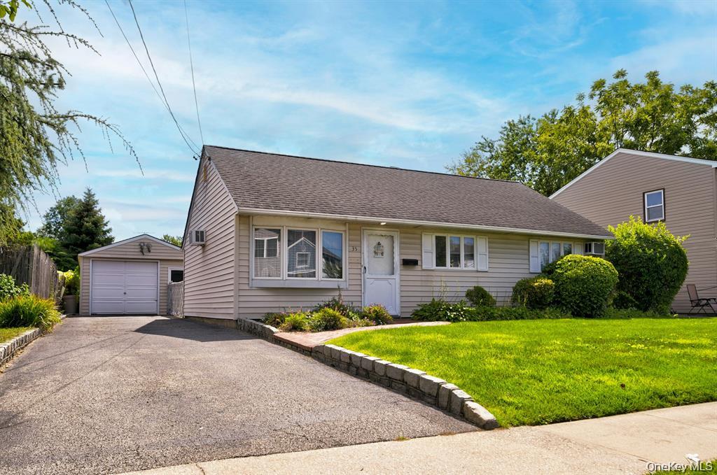 #1 photo, 35 Vernon Street, Plainview , NY 11803