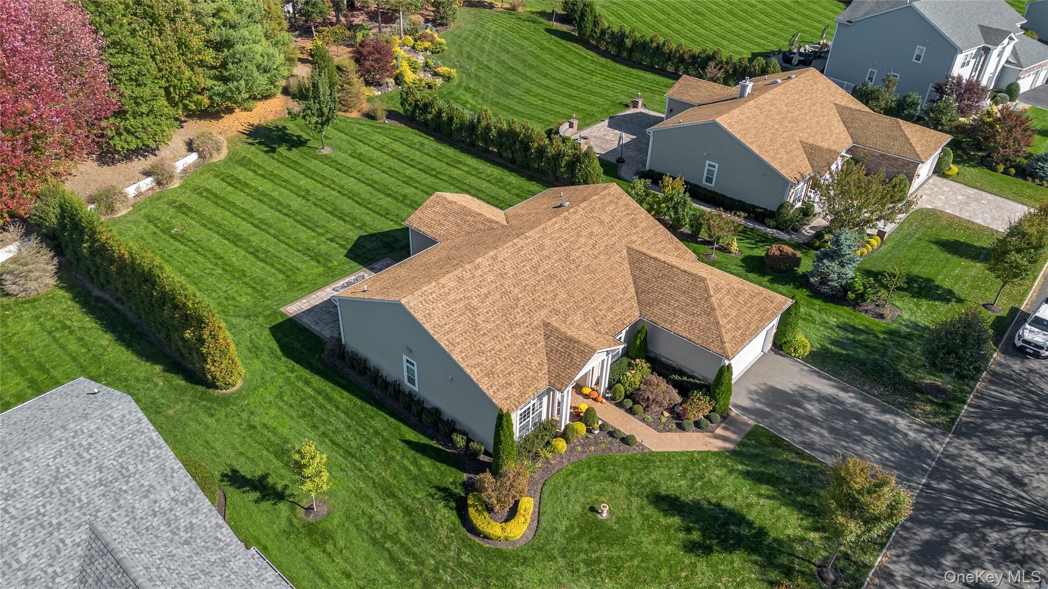 #2 photo, 39 Hamlet Woods Drive, Saint James , NY 11780