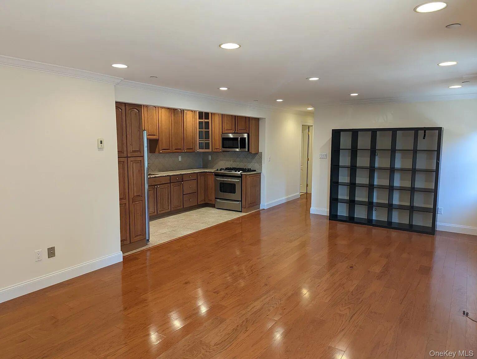 #2 photo, 4223 212th Street, কুইন্‌স Bayside , NY 11361