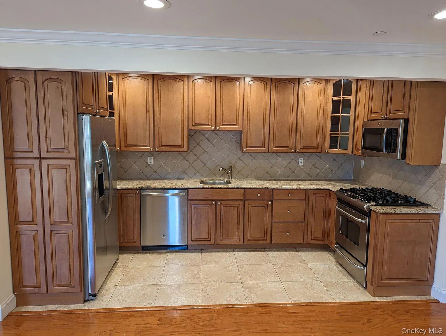 #3 photo, 4223 212th Street, কুইন্‌স Bayside , NY 11361