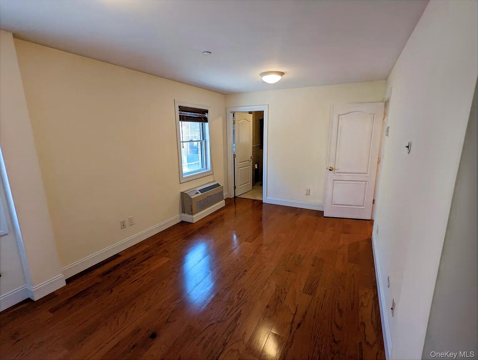 #5 photo, 4223 212th Street, কুইন্‌স Bayside , NY 11361