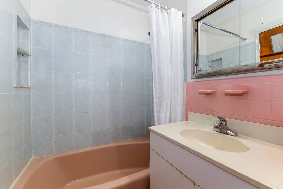 #12 photo, 67-36 52nd Road, কুইন্‌স Maspeth , NY 11378