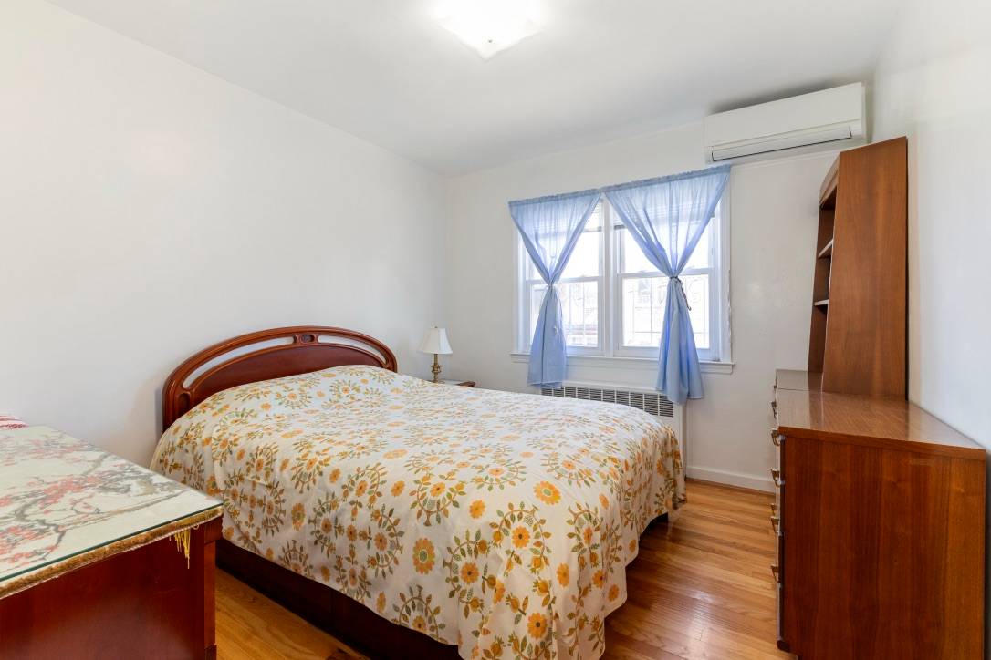 #14 photo, 67-36 52nd Road, কুইন্‌স Maspeth , NY 11378