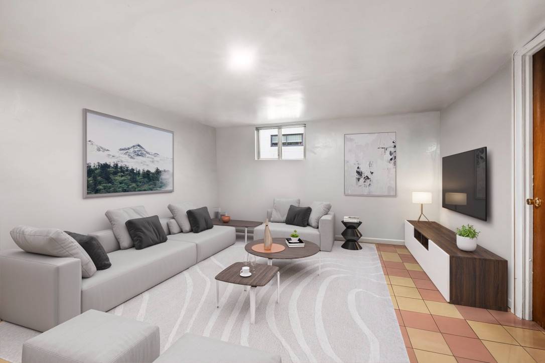 #17 photo, 67-36 52nd Road, কুইন্‌স Maspeth , NY 11378