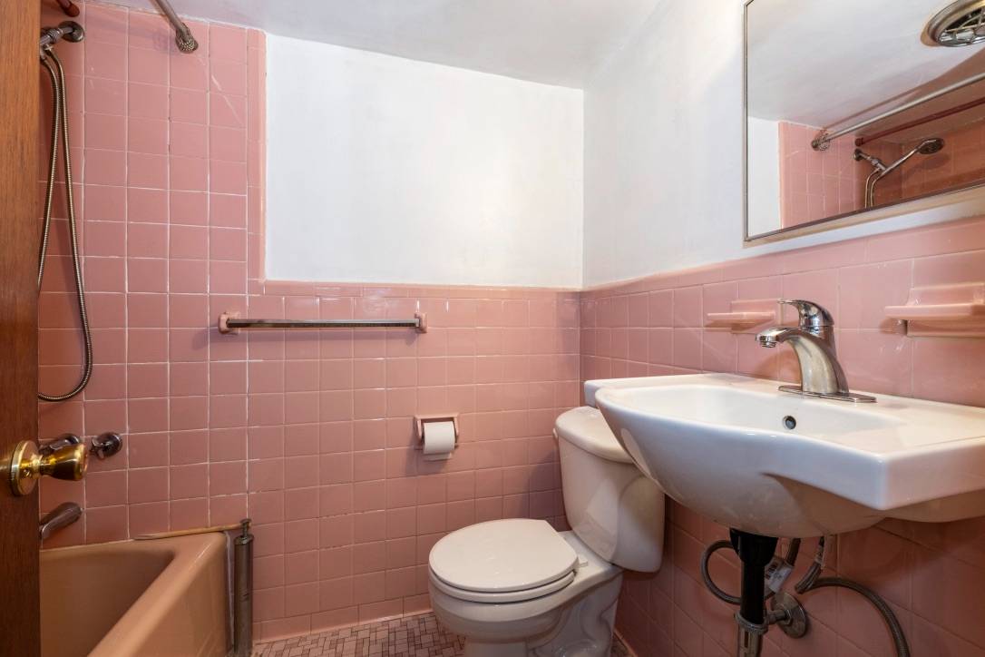 #20 photo, 67-36 52nd Road, কুইন্‌স Maspeth , NY 11378