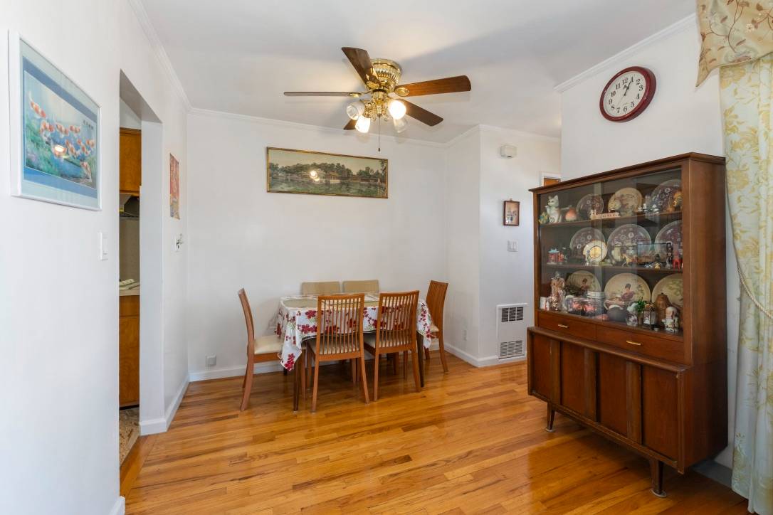 #7 photo, 67-36 52nd Road, কুইন্‌স Maspeth , NY 11378