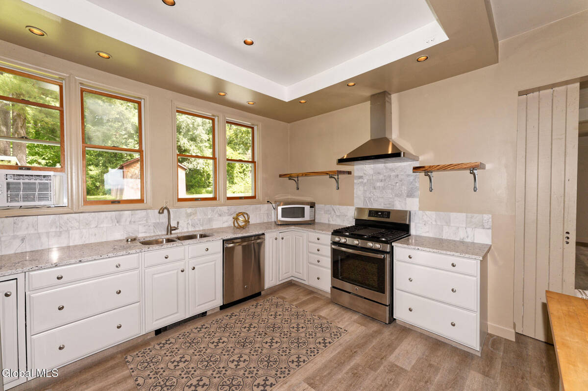 #11 photo, 1412 River Road, Bethlehem , NY 12158