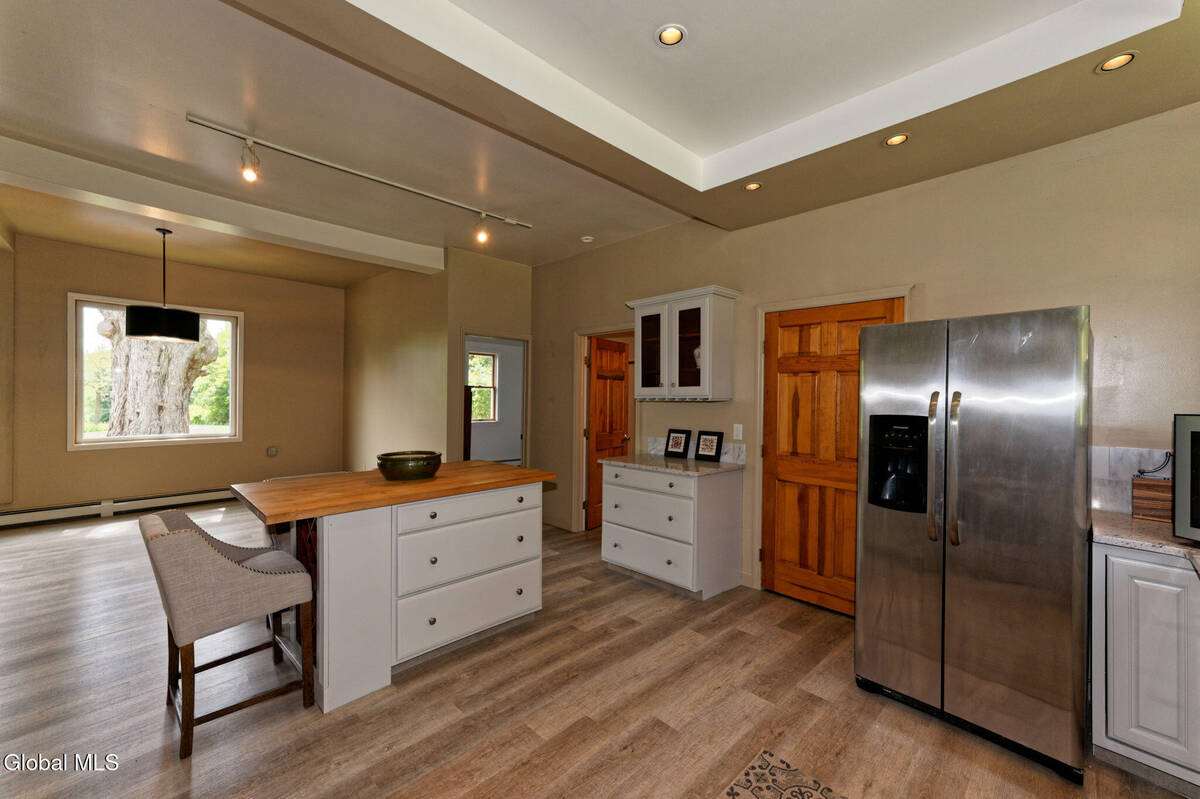 #13 photo, 1412 River Road, Bethlehem , NY 12158