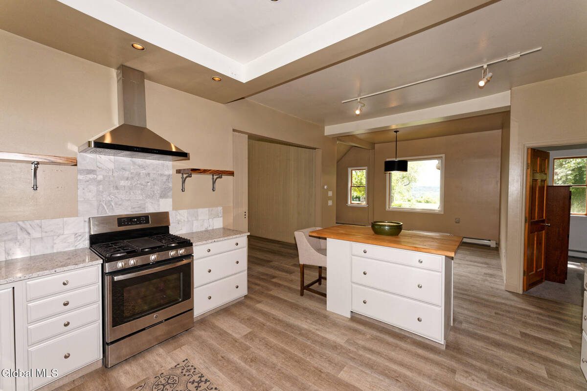 #14 photo, 1412 River Road, Bethlehem , NY 12158