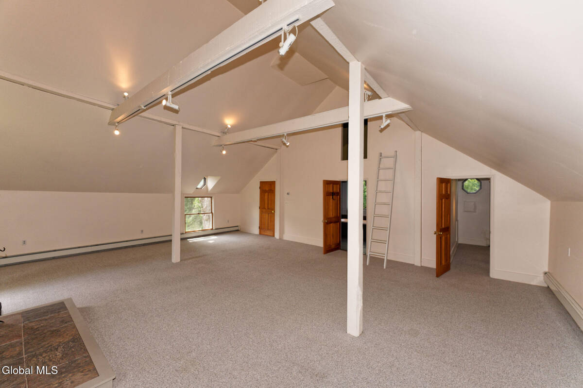 #31 photo, 1412 River Road, Bethlehem , NY 12158