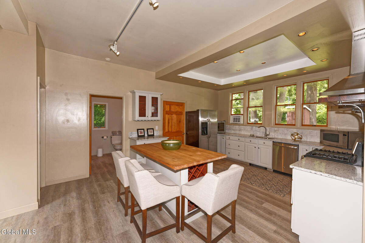 #9 photo, 1412 River Road, Bethlehem , NY 12158