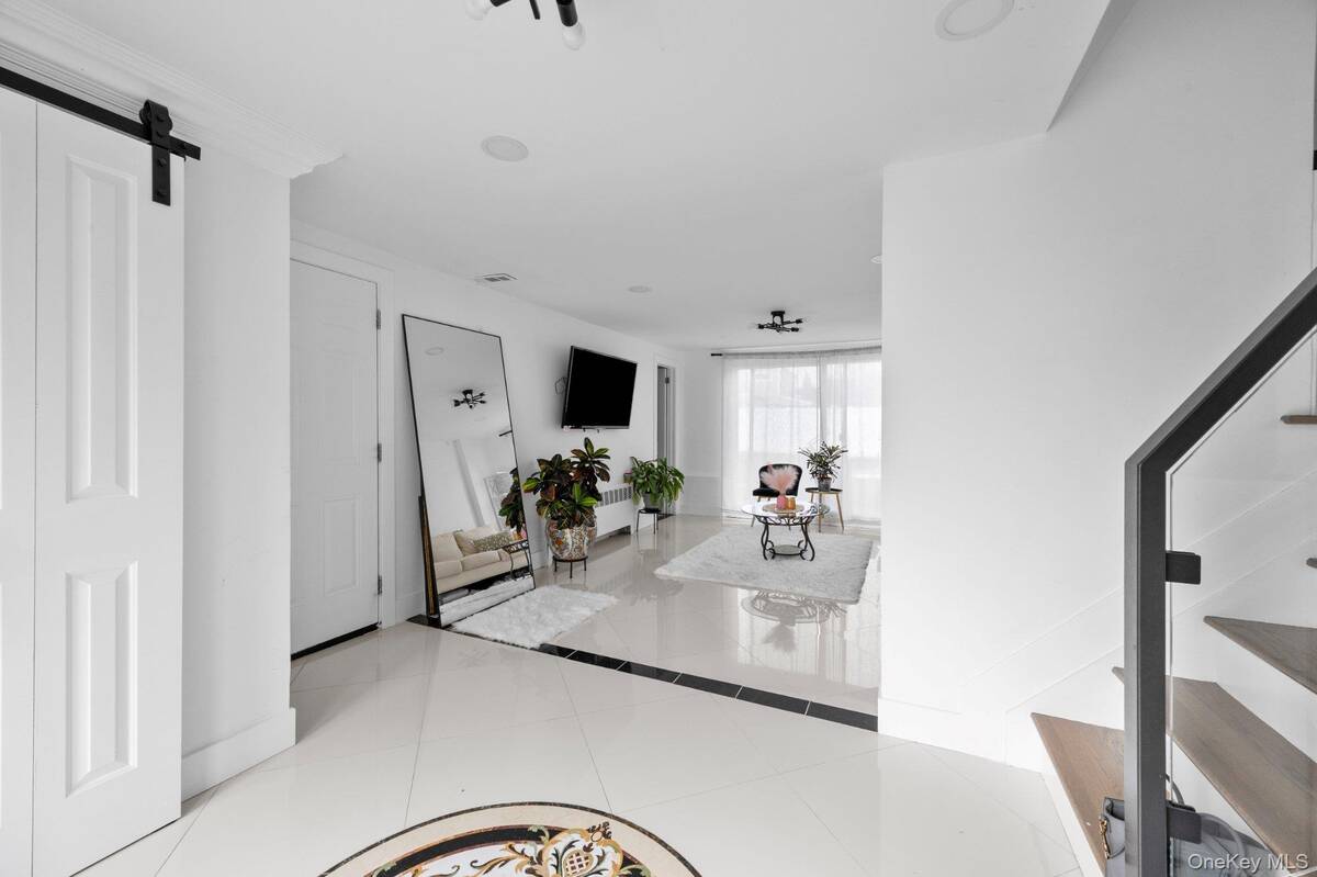 #1 photo, 495 Russell Street, নাসাউ কাউন্টি Baldwin , NY 11510