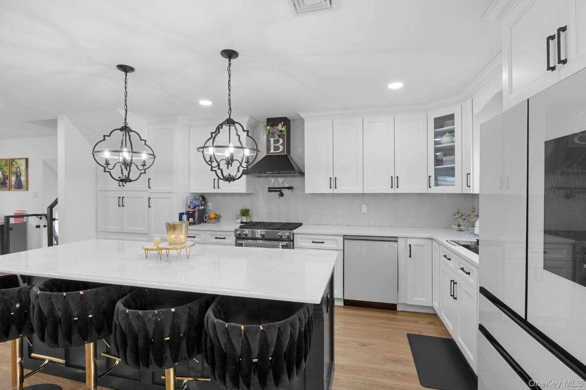 #10 photo, 495 Russell Street, নাসাউ কাউন্টি Baldwin , NY 11510