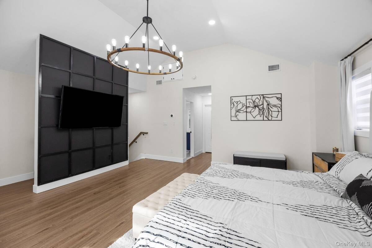 #12 photo, 495 Russell Street, নাসাউ কাউন্টি Baldwin , NY 11510