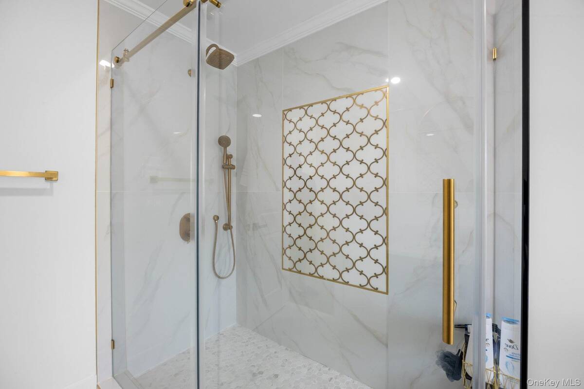 #15 photo, 495 Russell Street, নাসাউ কাউন্টি Baldwin , NY 11510