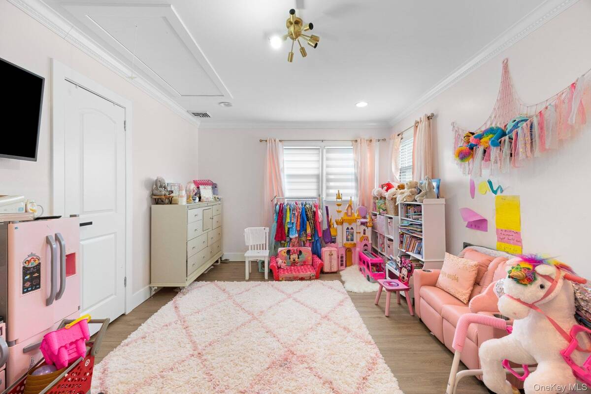 #17 photo, 495 Russell Street, নাসাউ কাউন্টি Baldwin , NY 11510