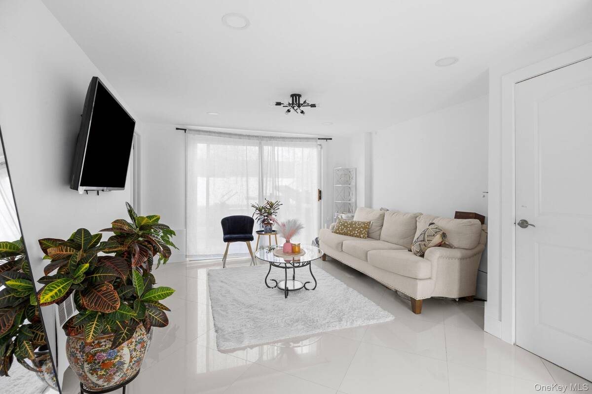 #2 photo, 495 Russell Street, নাসাউ কাউন্টি Baldwin , NY 11510