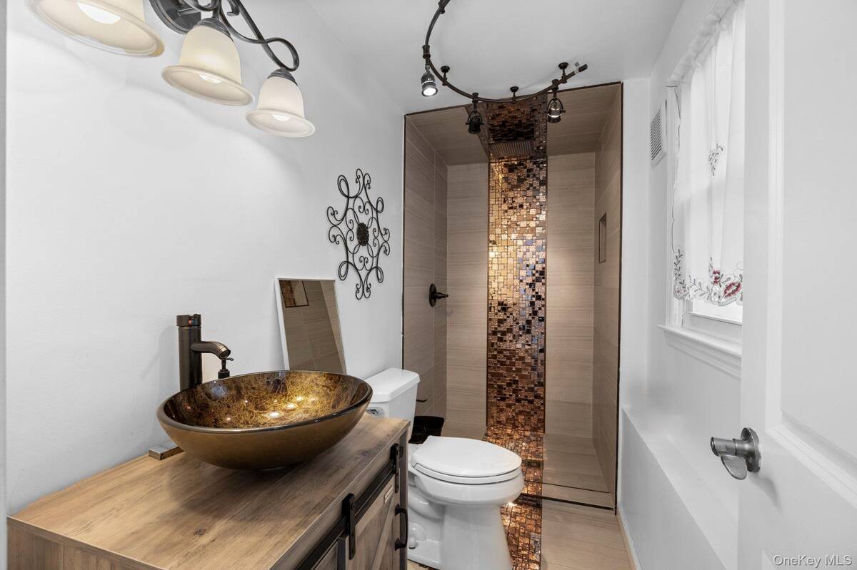 #20 photo, 495 Russell Street, নাসাউ কাউন্টি Baldwin , NY 11510