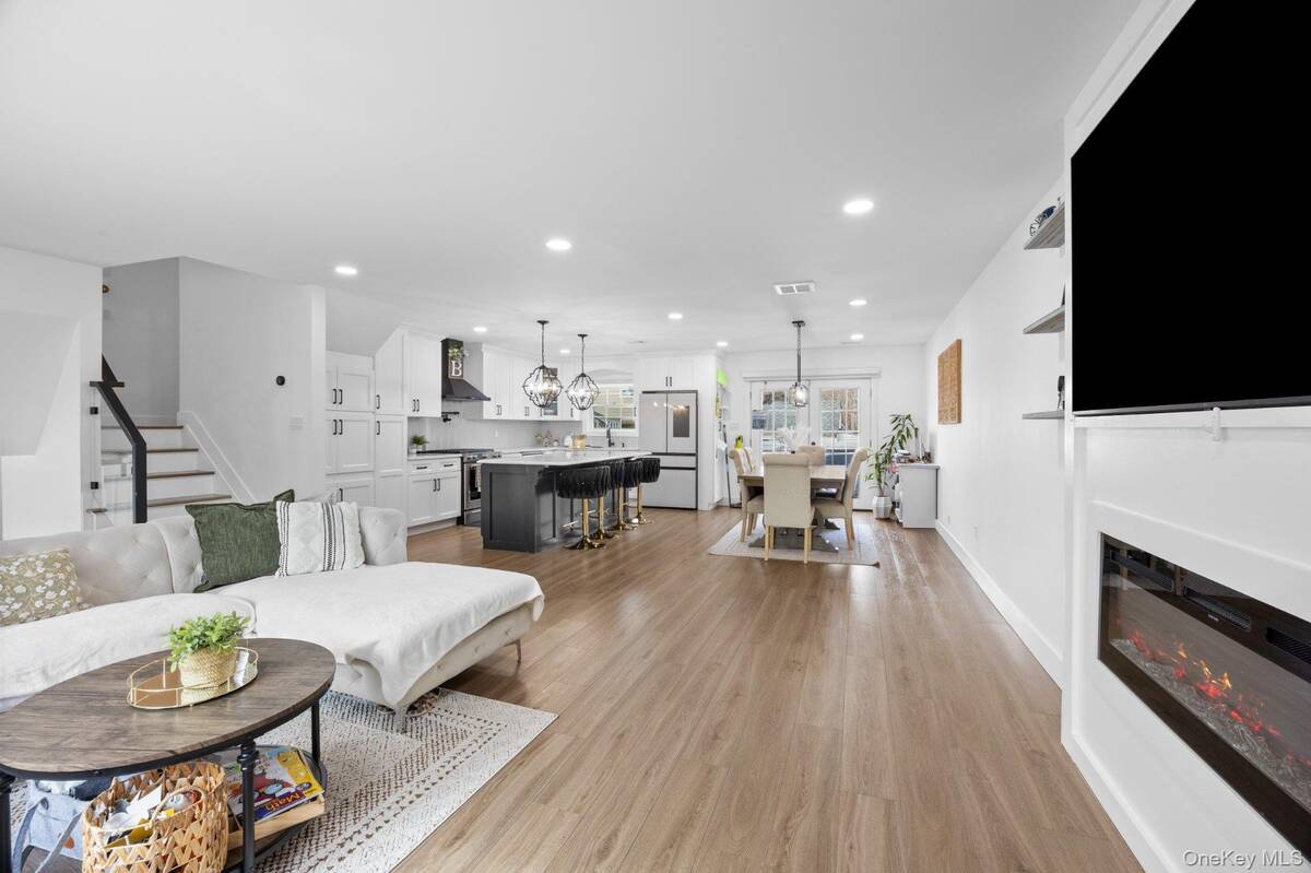 #6 photo, 495 Russell Street, নাসাউ কাউন্টি Baldwin , NY 11510