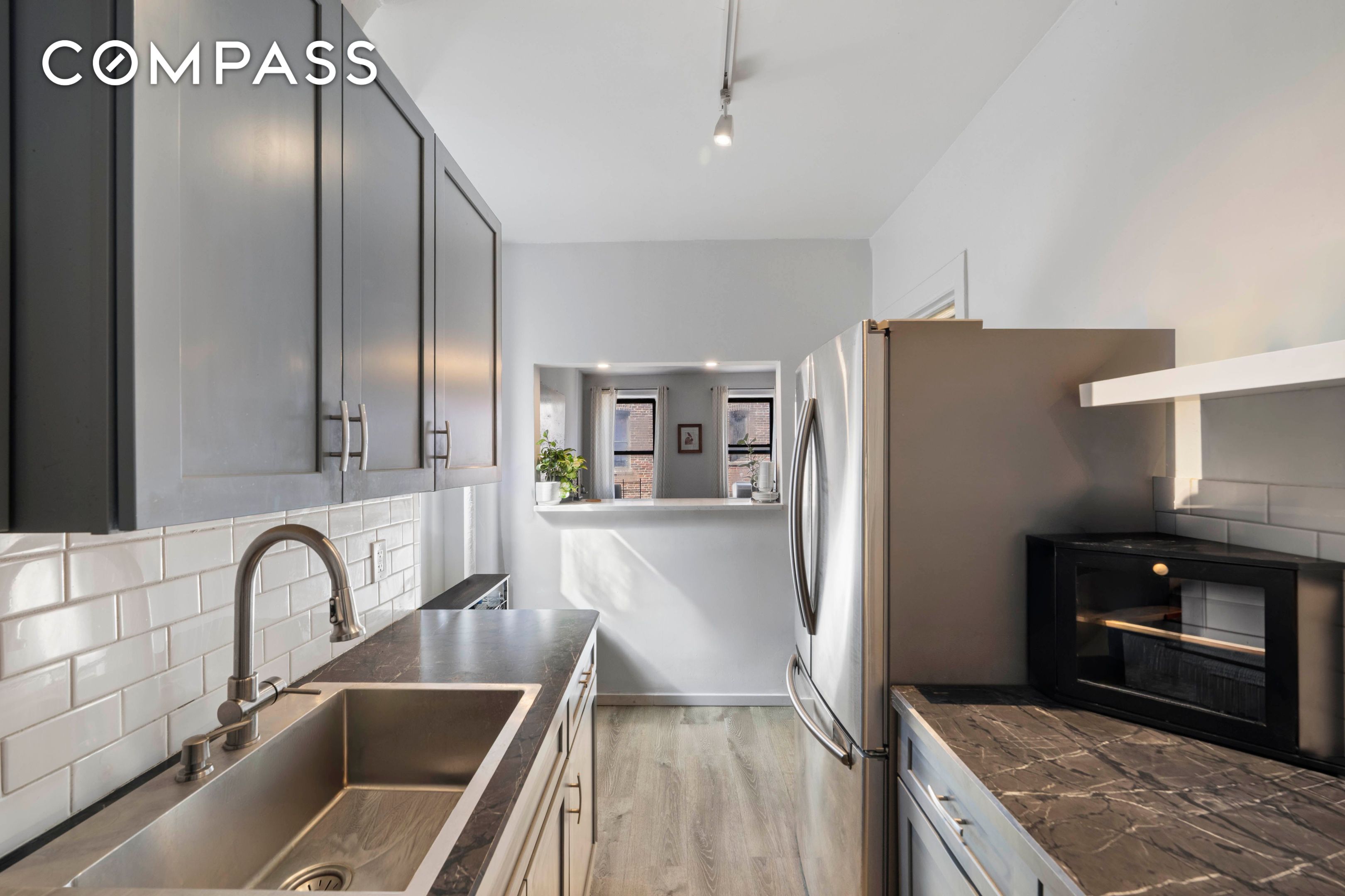 #6 photo, 2199 Holland Avenue, ব্রঙ্কস Pelham Parkway , NY 10462