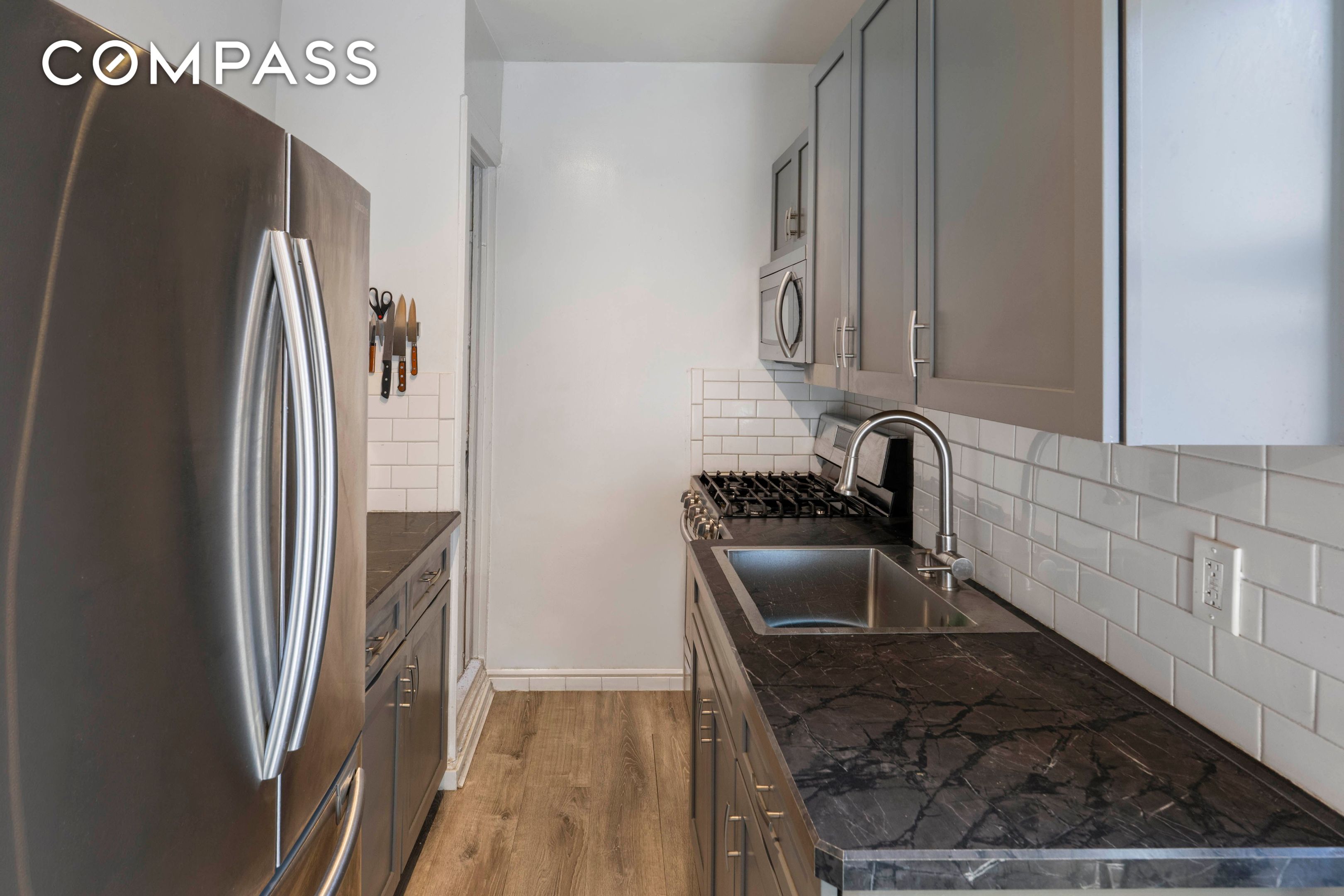 #7 photo, 2199 Holland Avenue, ব্রঙ্কস Pelham Parkway , NY 10462