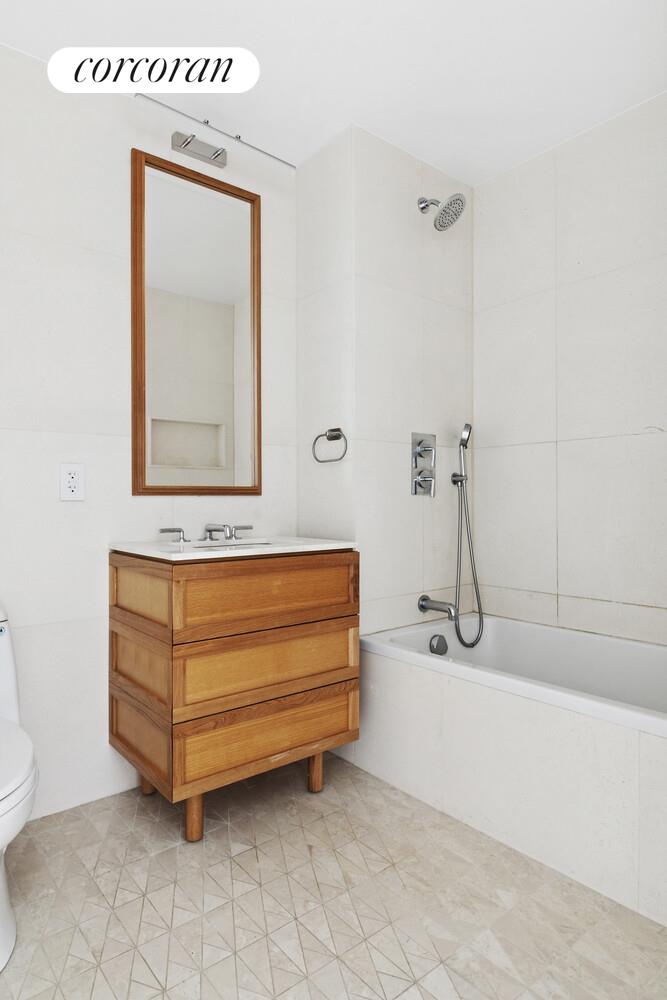 #2 photo, 37-14 34TH Street, কুইন্‌স Long Island City , NY 11101