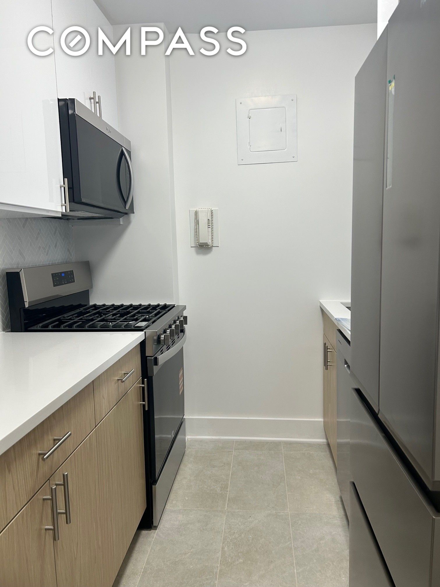 #13 photo, 400 E 54th Street, Sutton Place , NY 10022