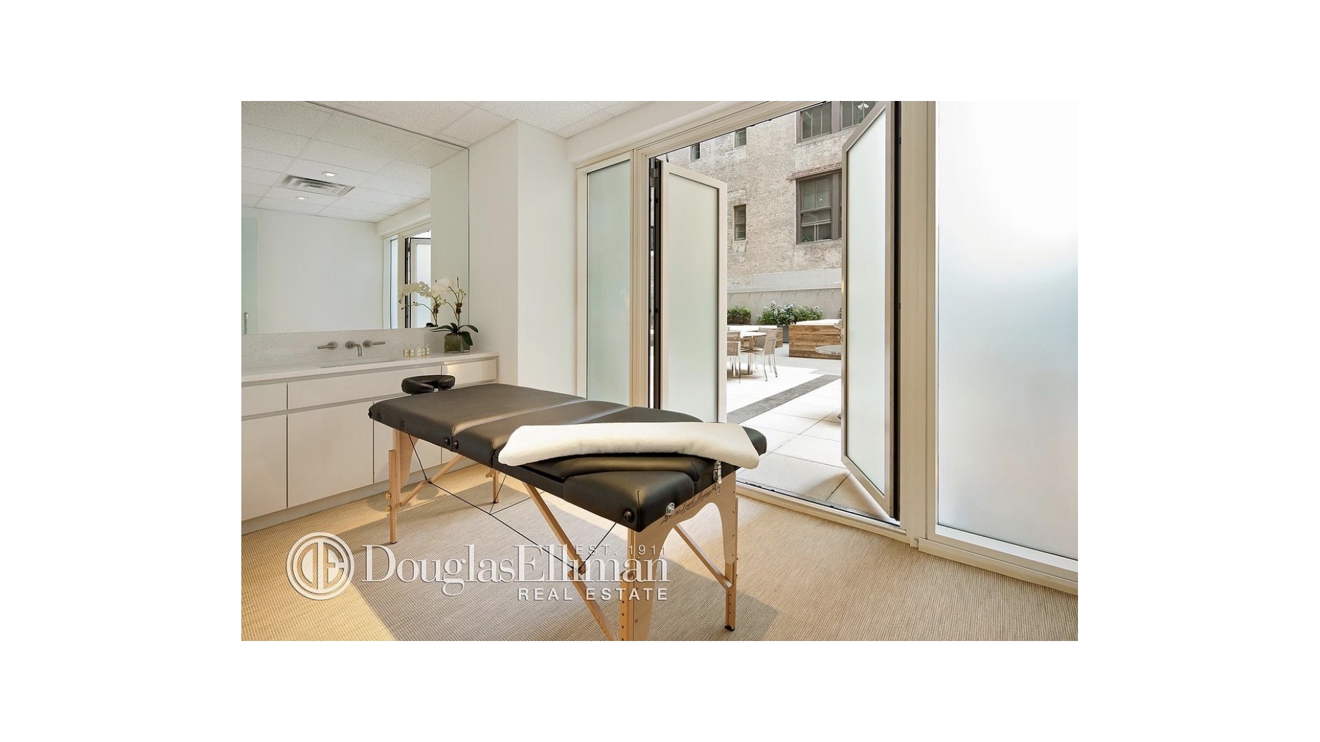 #11 photo, 300 E 23RD Street, Gramercy Park , NY 10010