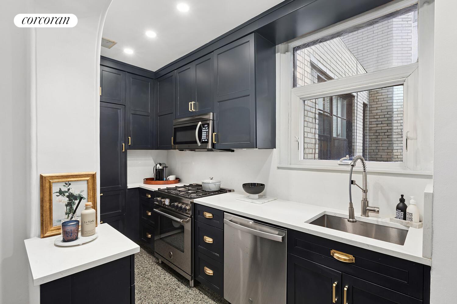 #9 photo, 40 W 67TH Street, ম্যানহাটন Lincoln Square , NY 10023