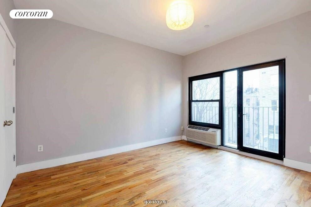 #5 photo, 956 BEDFORD Avenue, Bedford-Stuyvesant , NY 11205