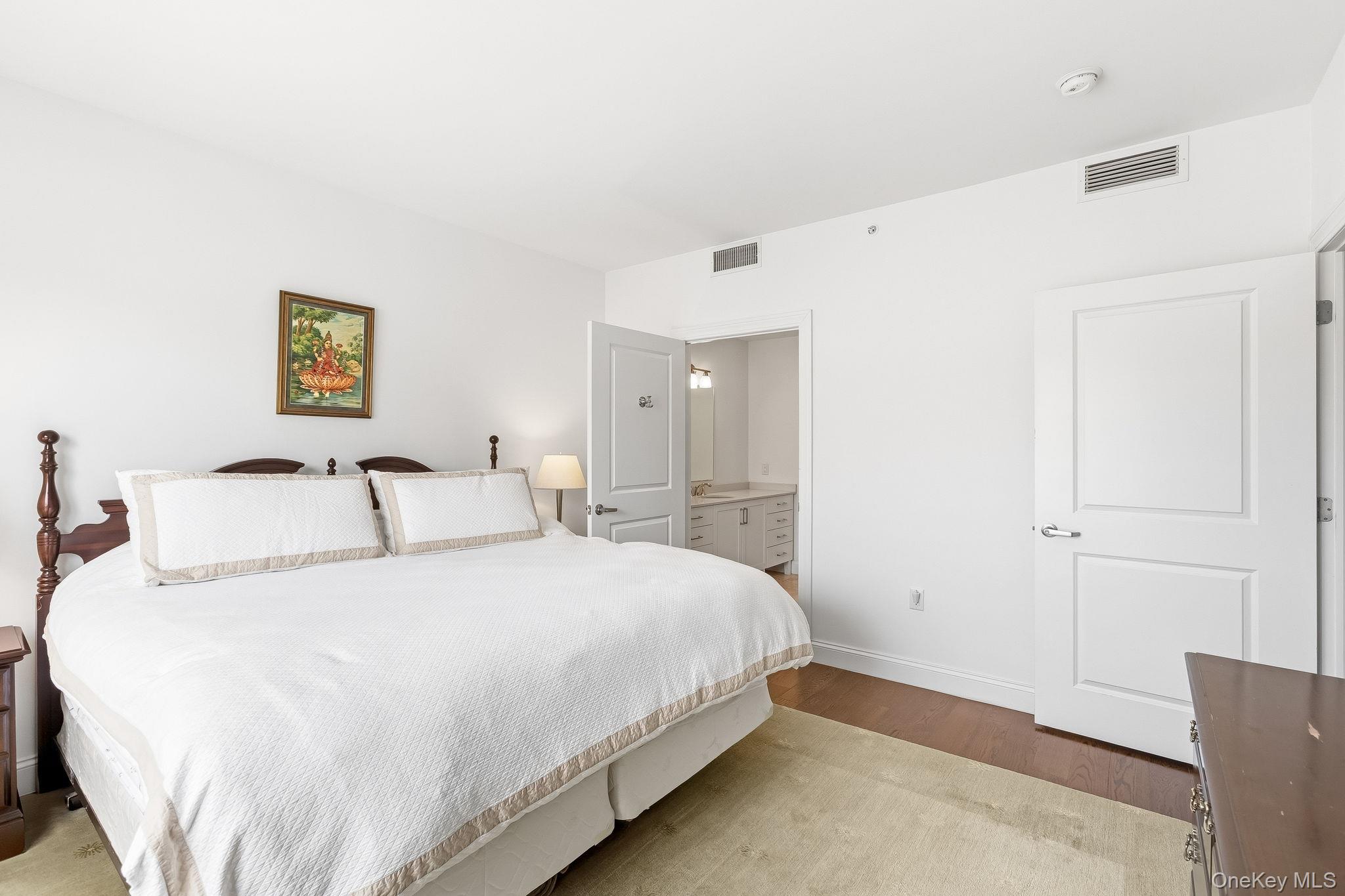 #13 photo, 10 Byron Place, Larchmont , NY 10538