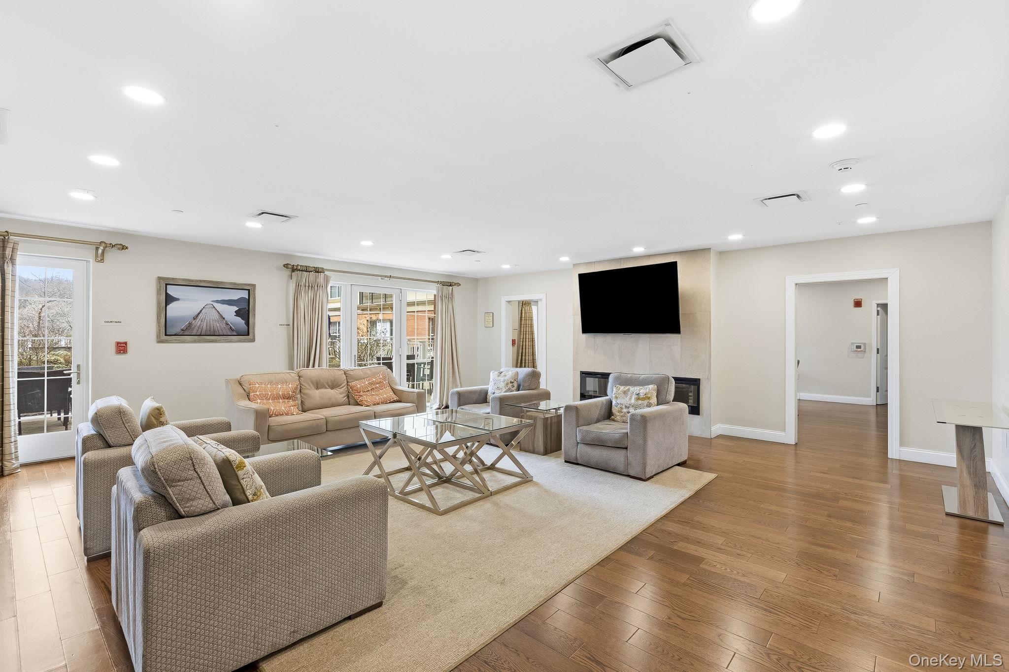 #17 photo, 10 Byron Place, Larchmont , NY 10538